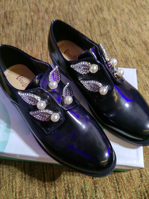 Дамски черни обувки