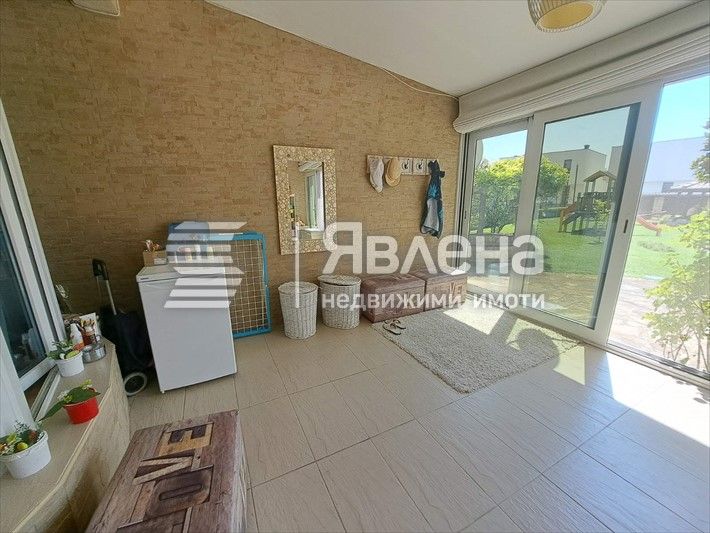 Дава се под наем Тристаен апартамент в Варна, м-т Евксиноград - 97 кв.м за 900 € - Снимка #2