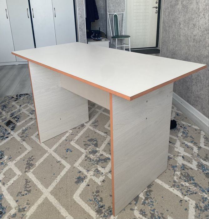 Продам стол в отличном состоянии