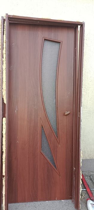 Двери межкомнатые  в хорошем состоянии