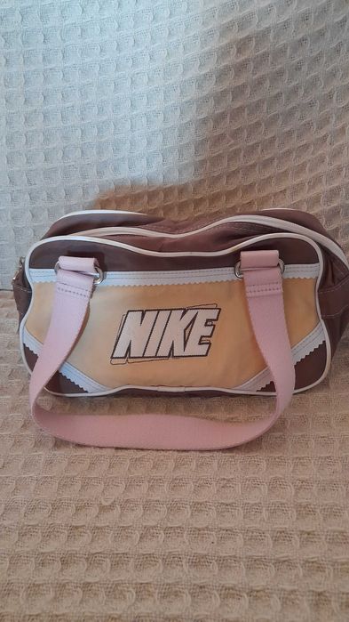 Спортна чанта NIKE от брезент