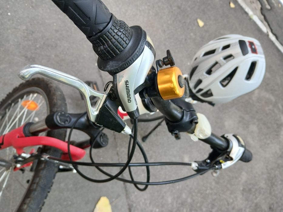 Vând bicicletă copii 8- 15 ani