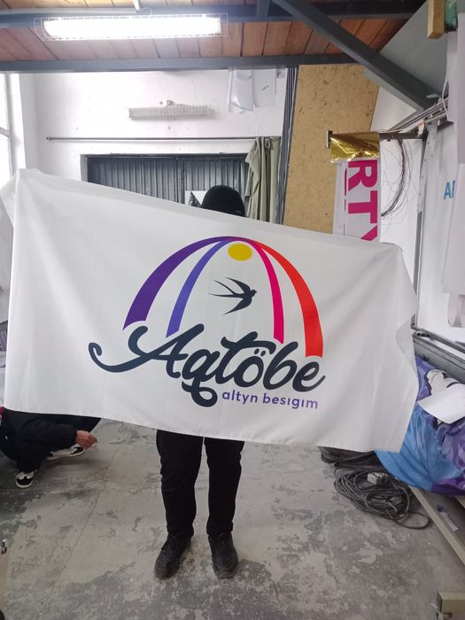 Флаги производства для рекламы.