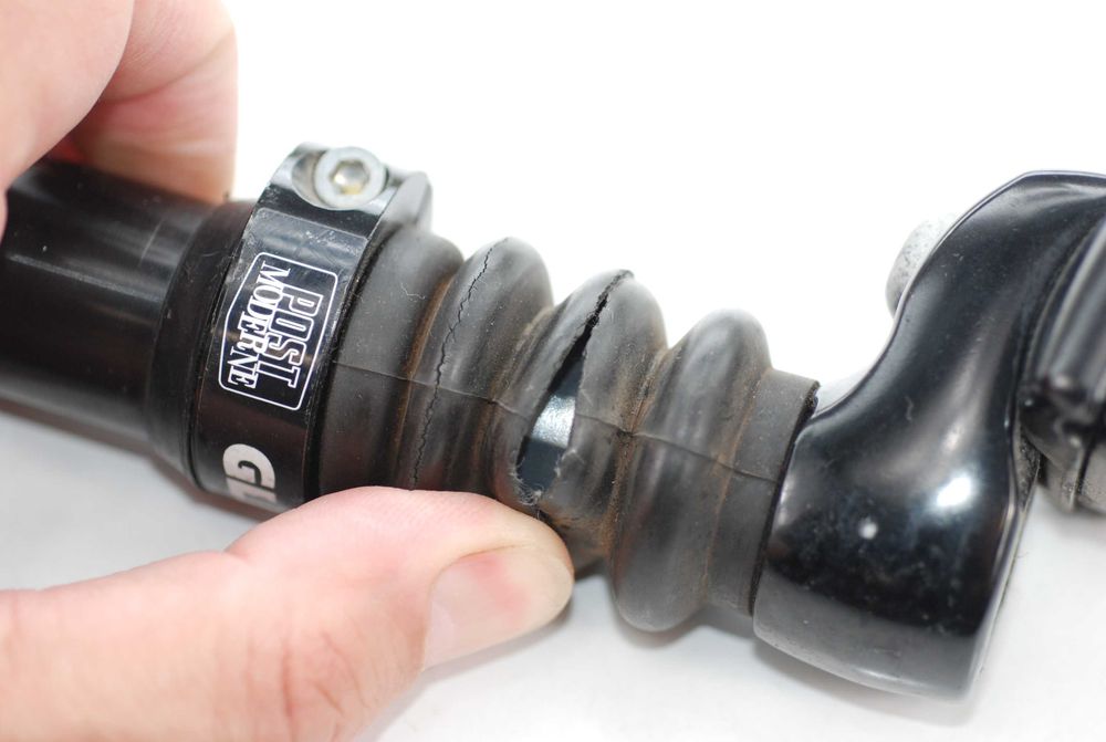 НЕ Е НОВО Амортисьорно Колче 27,2мм Алуминиево За Седалка За Велосипед