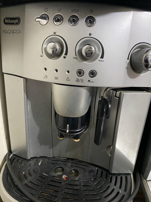 Aparat cafea delonghi