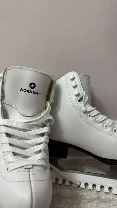 Фигурные коньки Nordway Alice