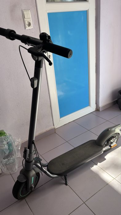 Trotinetă electrică aproape nouă