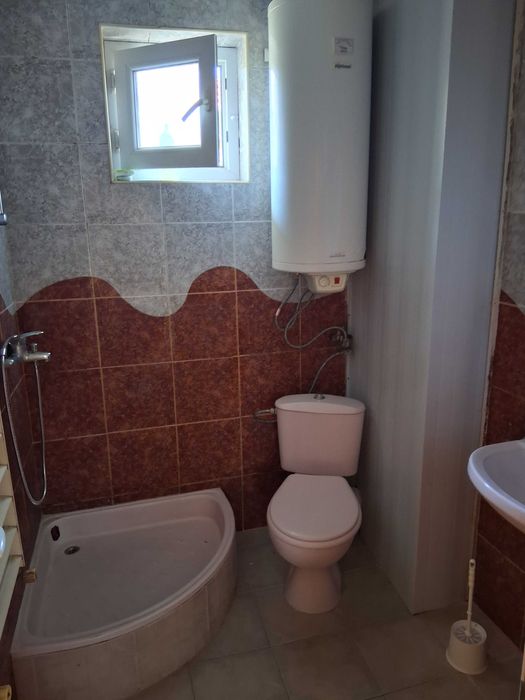 Дава се под наем Двустаен апартамент в Шумен, Център - 70 кв.м за 357 € - Снимка #7