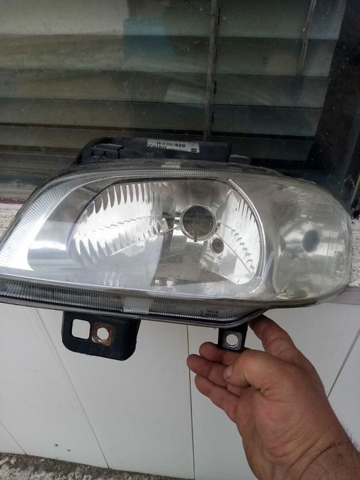 Фар Сеат Ибиза. Двусекциен