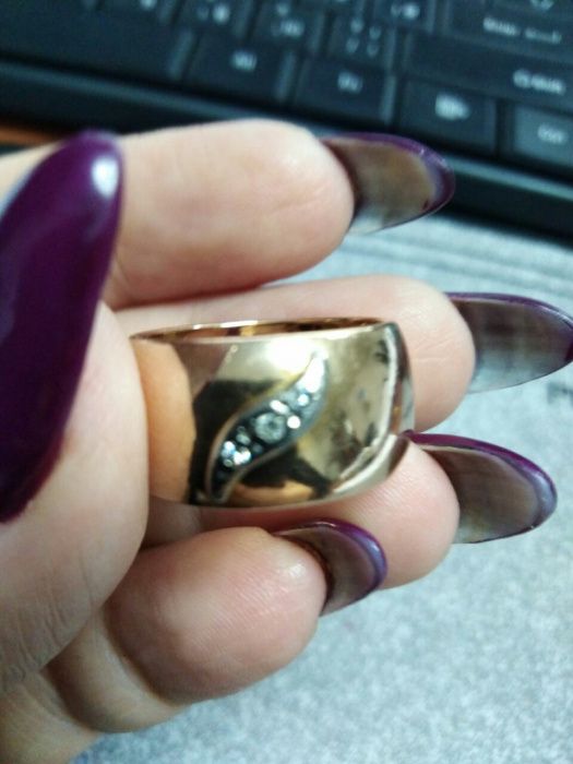 Золотое кольцо с бриллиантами