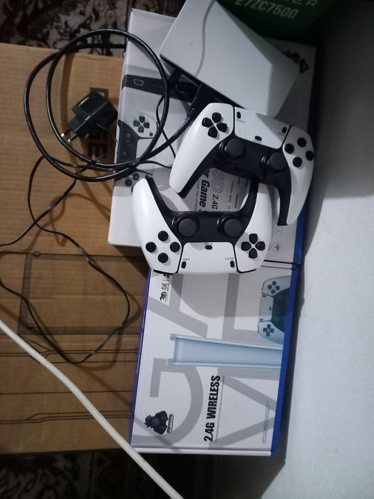 PS5 mini yosh bolajonlarga zor sovg'a 1000 tadan ortiq oyinlar bor.