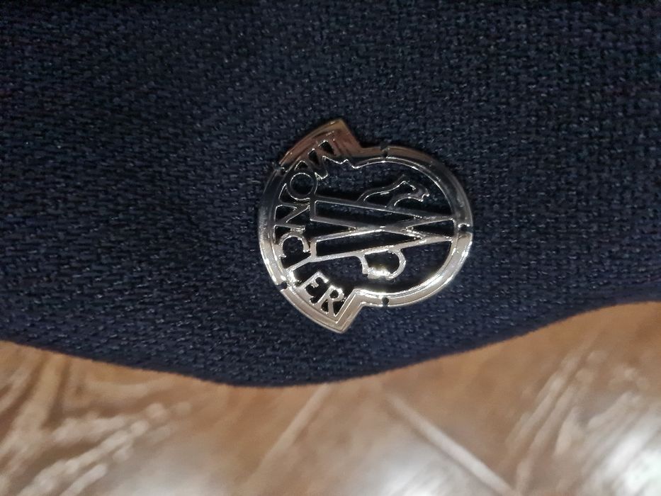 Женское пальто Moncler оригинал темно-синего цвета,воротник норка.