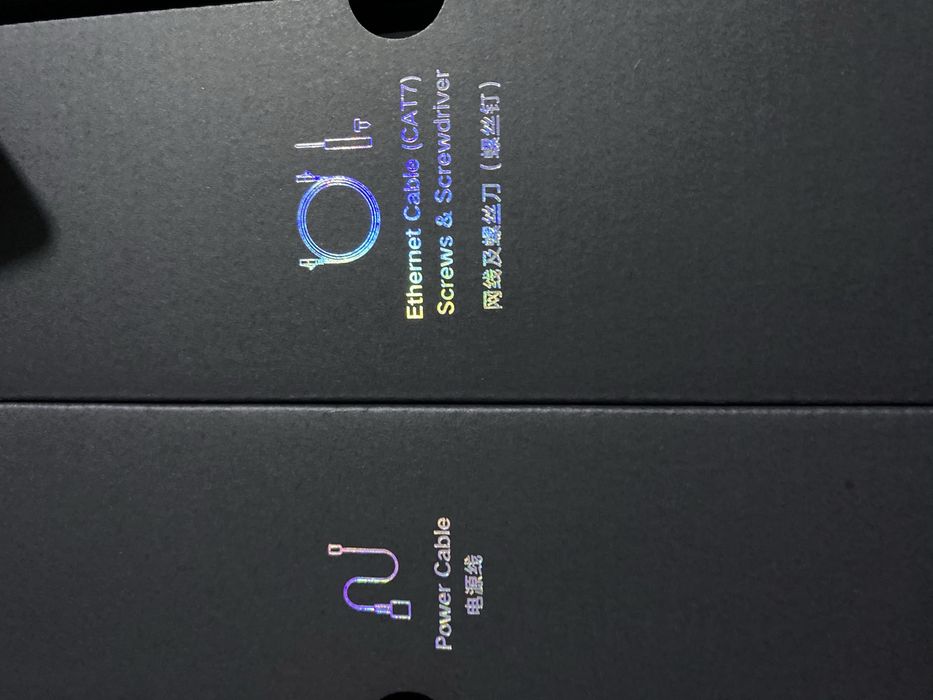 dispozitiv de stocare în rețea (NAS) UGREEN NASync DXP6800 Pro.