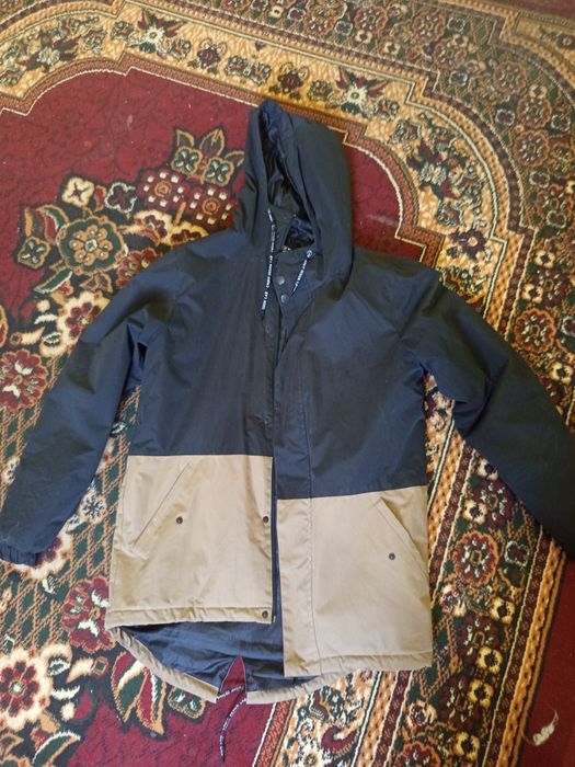 Прадается очень хороший одежды