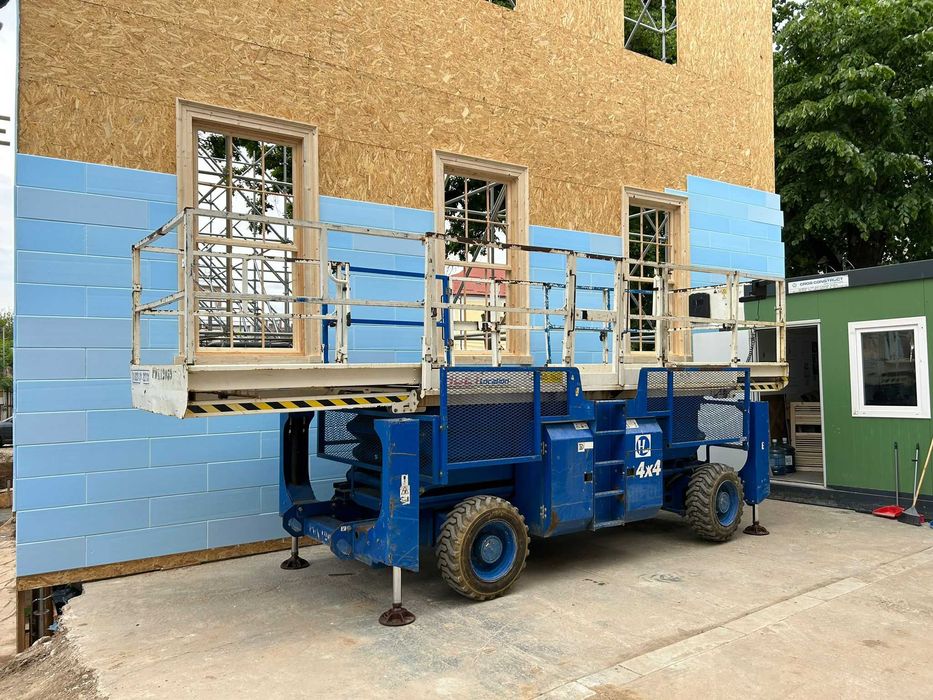 Inchiriem nacele cu brat de santier 14 - 27 m