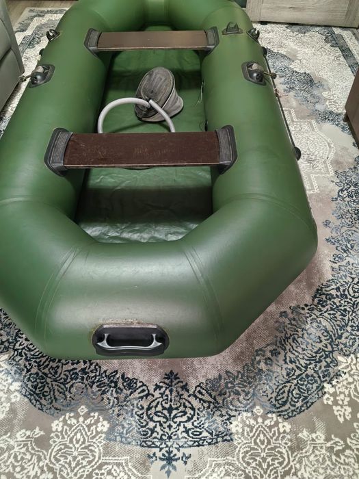 Продам лодку Аква 260