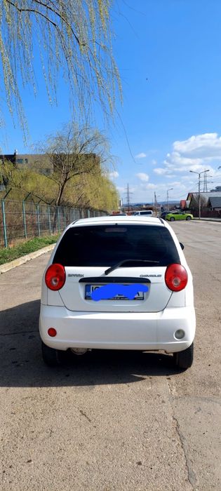 Vând  Chevrolet Spark