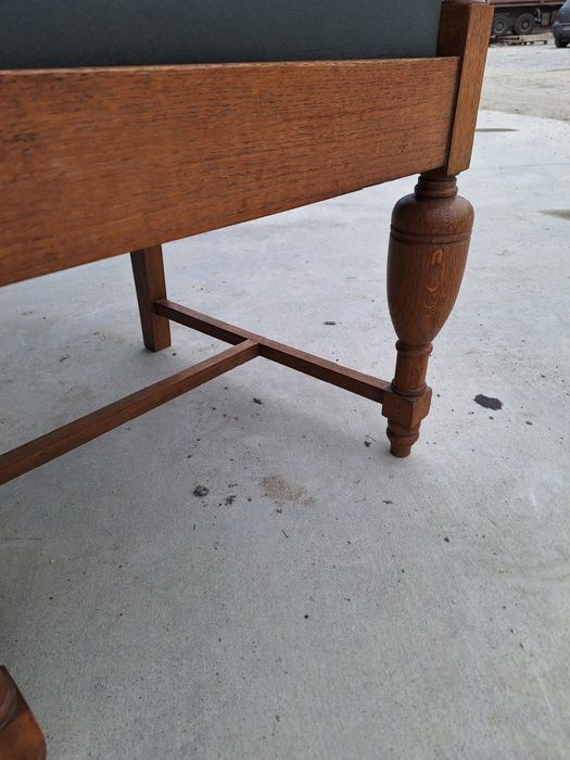 Стол от дъб масив със дамаска