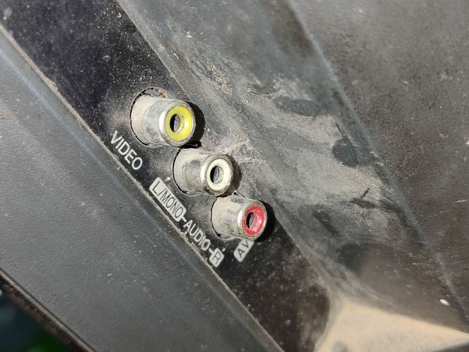 Телевизор LG работает