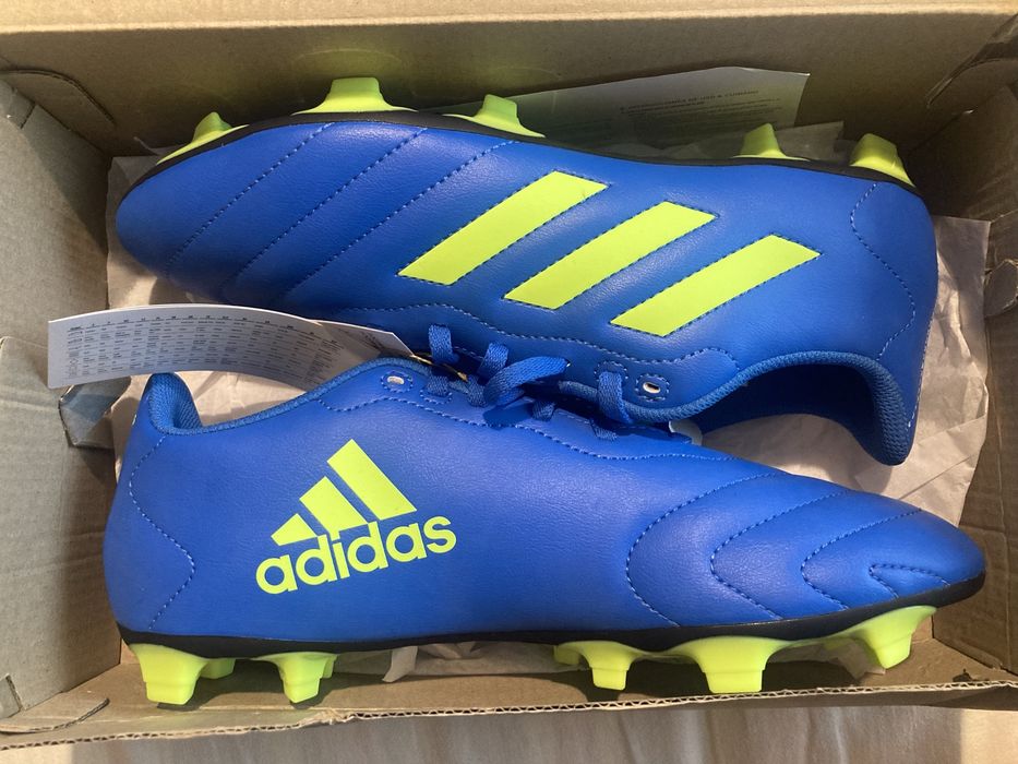 Мъжки футболни бутонки