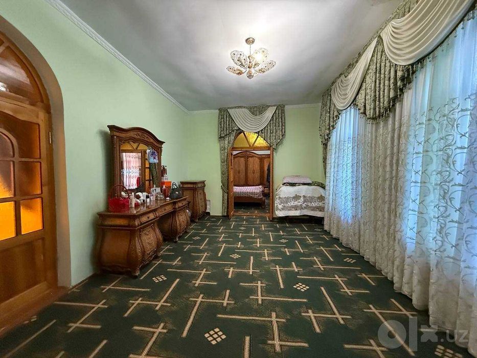 Ховли сотилади 8 сотиқ