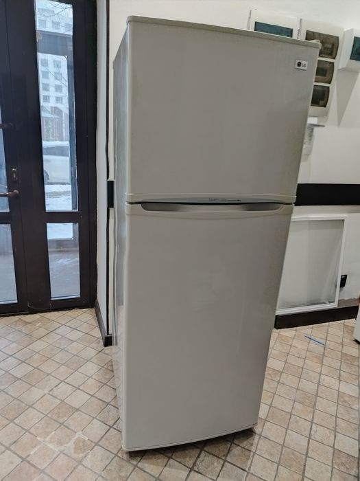 Холодильник бытовой