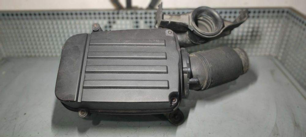 Carcasa filtru de aer volkswagen vw golf 6 variant cod 1K0129618BF