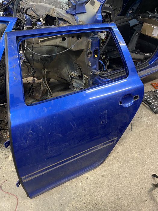 Задна лява врата Октавия 2009г комби