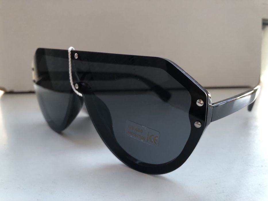 Слънчеви очила на едро