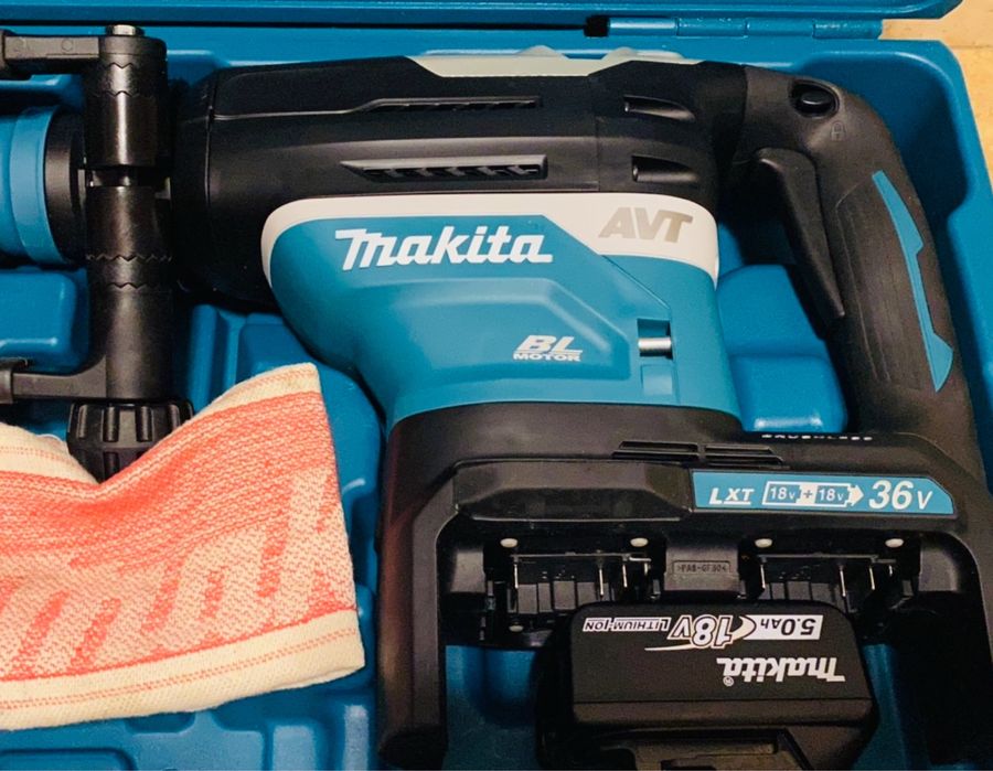 Makita rotopercutor DHR 400
