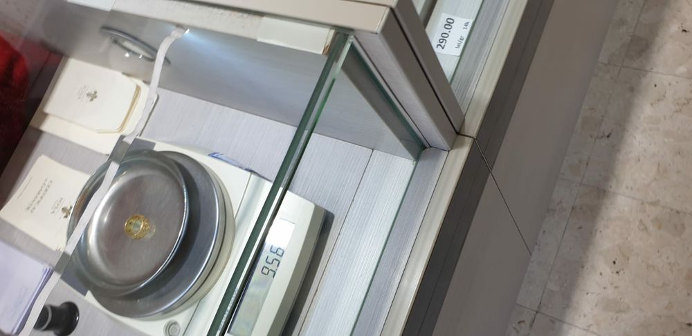 Inel aur 18kt cu diamante.