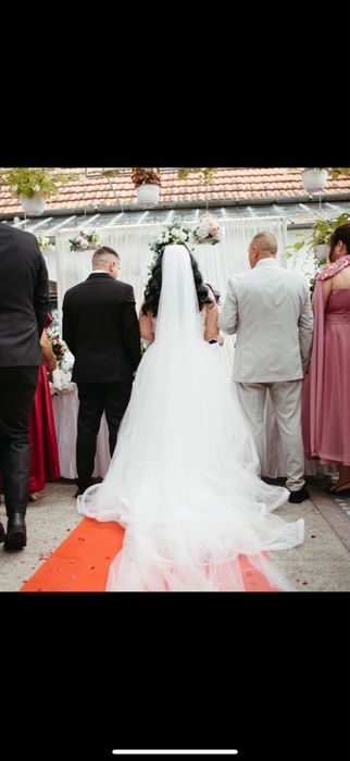 Rochie de mireasă cu trenă detașabilă