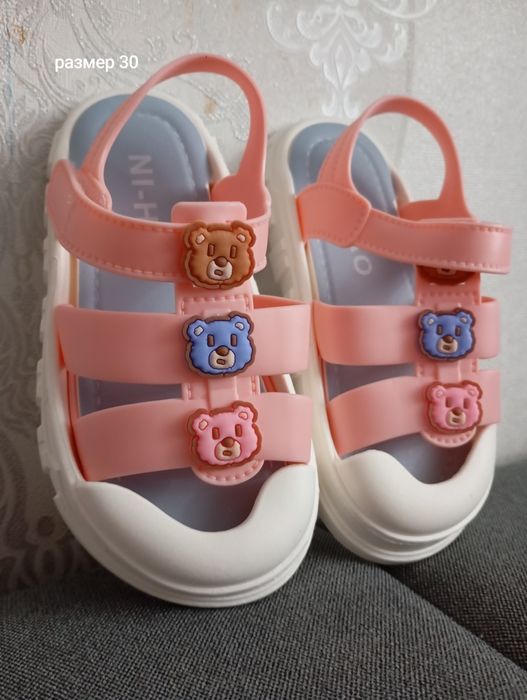 Продам детскую обувь