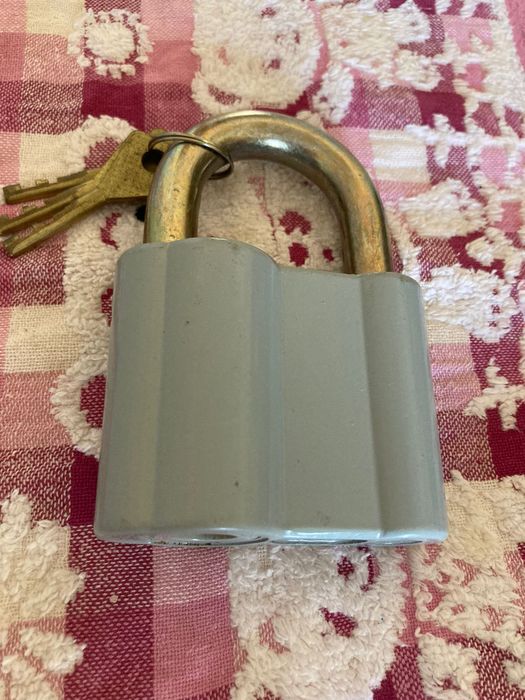 Советский құлып сатылады