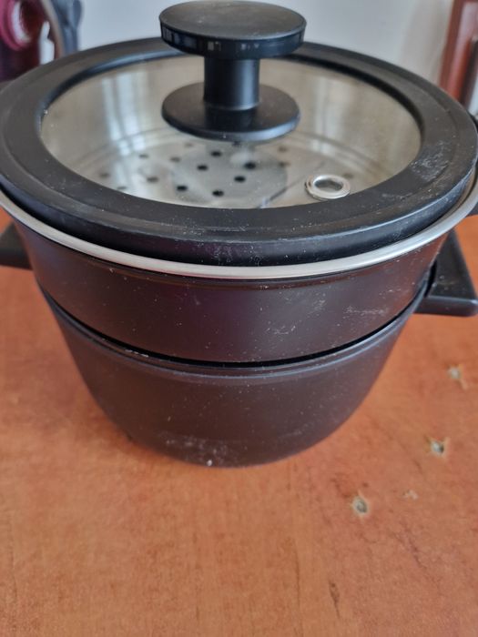 Oala electrica de gatit culoare neagra