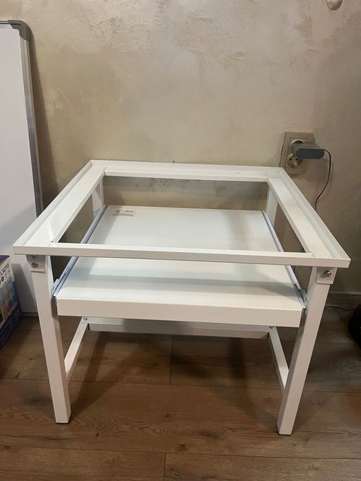 Стойка/поставка за пералня или сушилня