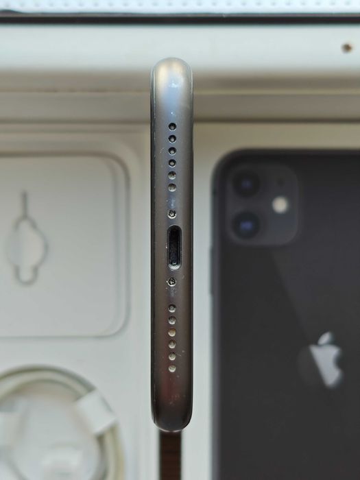 IPhone 11 - 128GB - (Pret pe Flip 1100) - Cutie si Cablu original