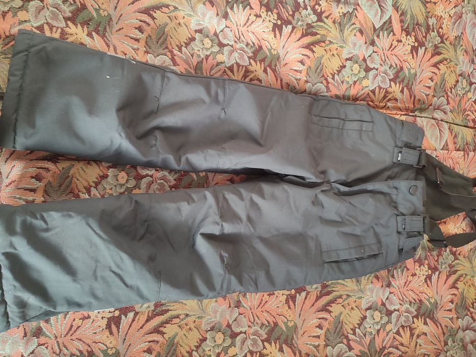 Продам комбинезон на девочку