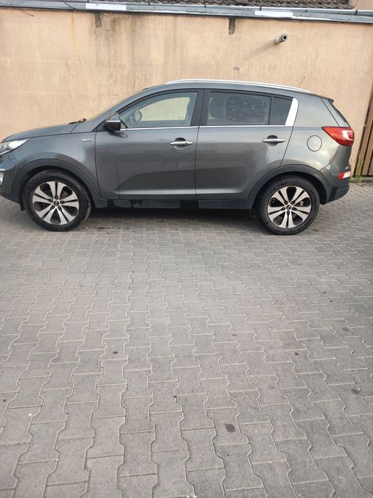 Vând Kia Sportage