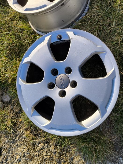 Vând Jante originale Audi A3 5x112 R17