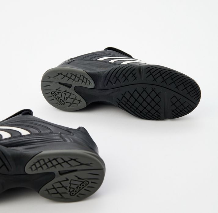 Продам зальники adidas predator sala