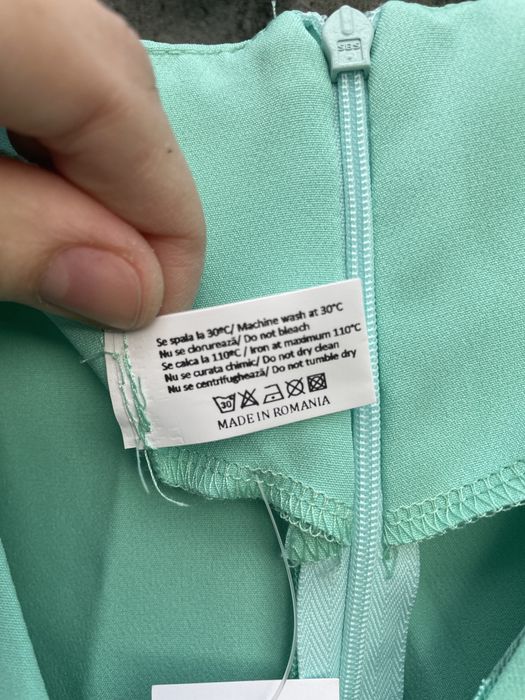 Vand rochie noua eleganta turcoaz cu dantela