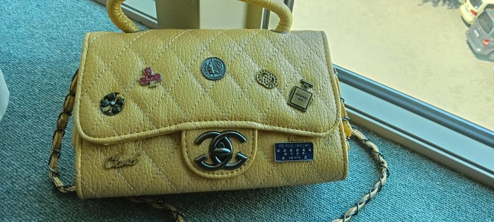 Ежедневна дамска чанта  Изработена от еко кожа