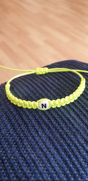 Ръчно изработени гривни на изгодни цени