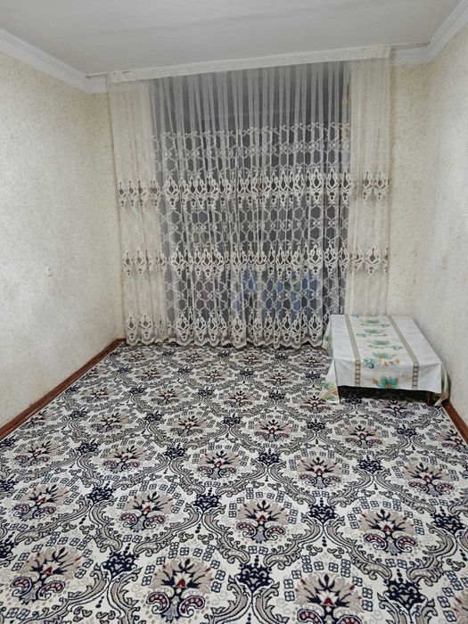 Продается 3-х комнатная квартира в центре города Бухара