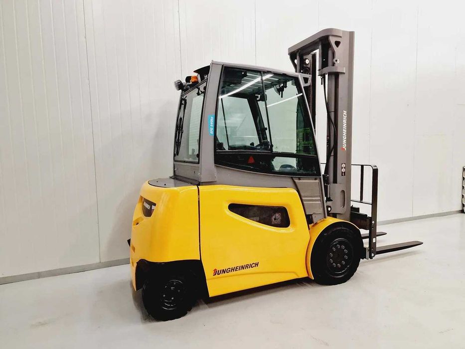 Electrostivuitor Stivuitor 4 tone Jungheinrich EFG 540ks  an 2019