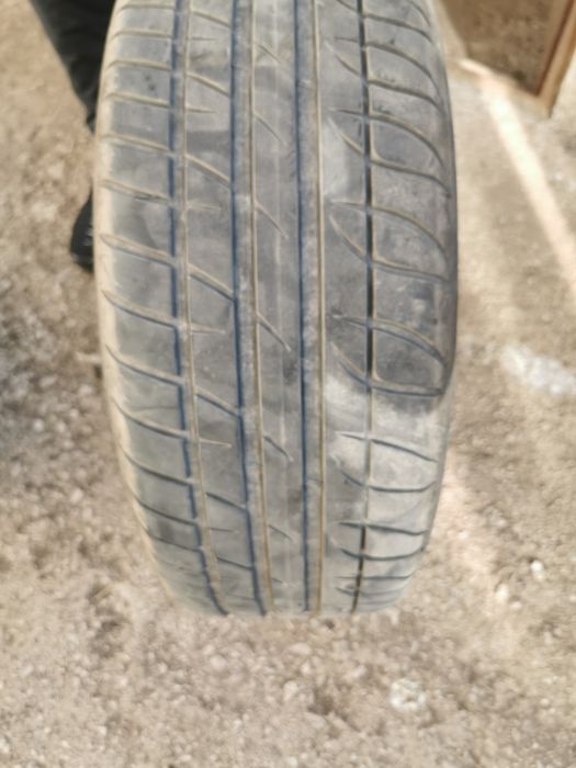 Цената е за 4бр.Гумите са в много добро състояние.