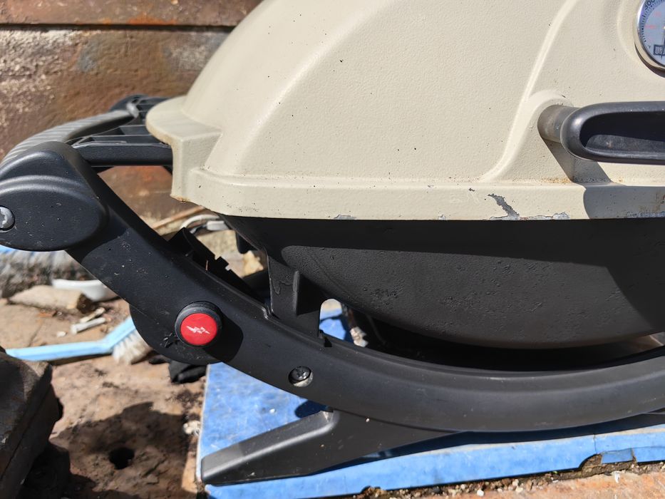 Газово барбекю Weber Q 2000