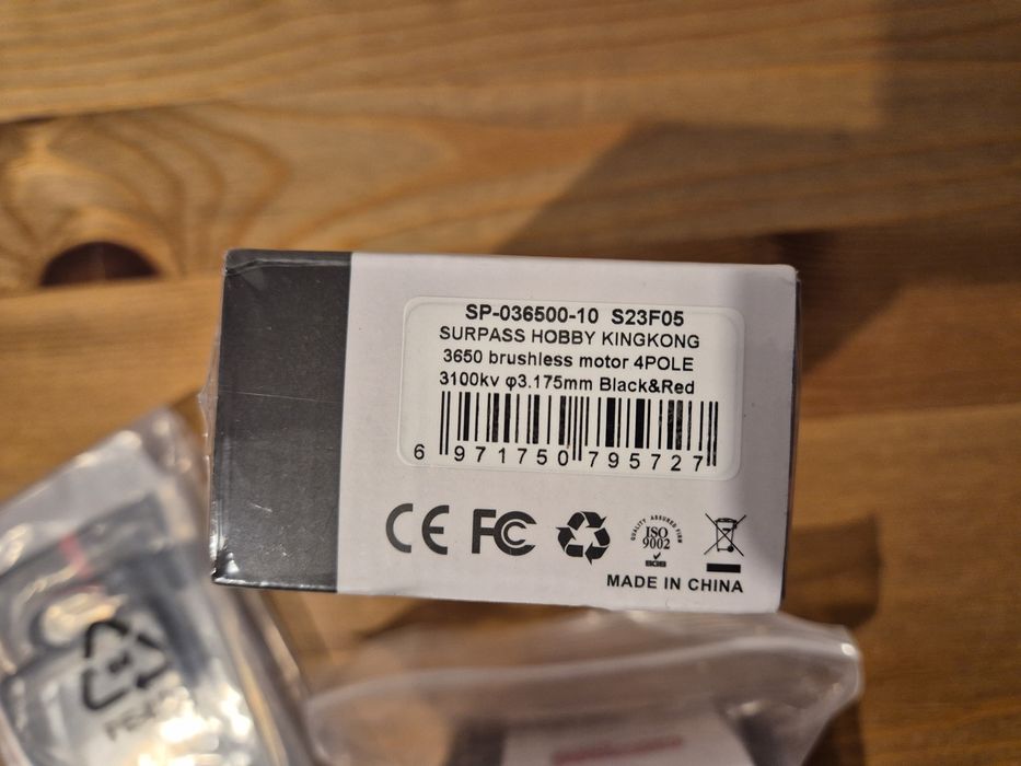 Vând esc 60a + motor brushless + card pt automodel noi sigilate