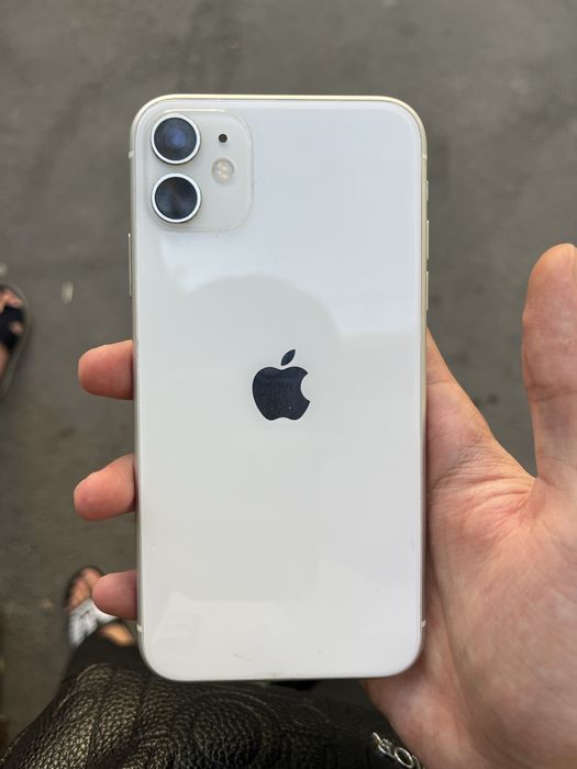iPhone 11 белыйй